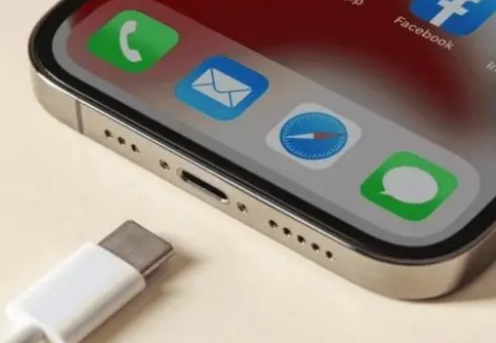 黎平苹果15维修分享iPhone15改USB-C接口后能和安卓用户互借充电器吗 
